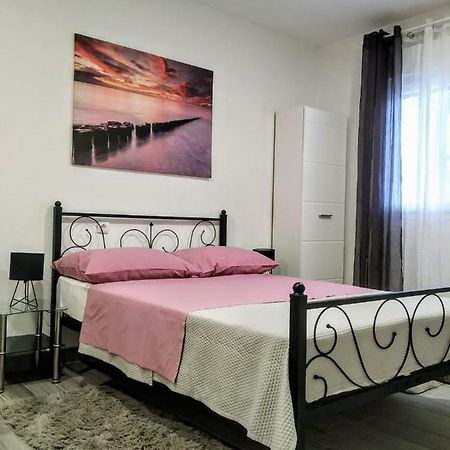 Studio Apartman Violeta II - 50M From The Beach Trogir Zewnętrze zdjęcie